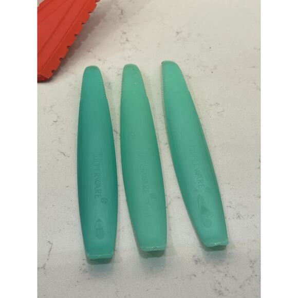 VTG Tupperware Nesting Cups, Caddy, Grapefruit Knives, Cake Server, Corn Butter - Picture 2 of 14